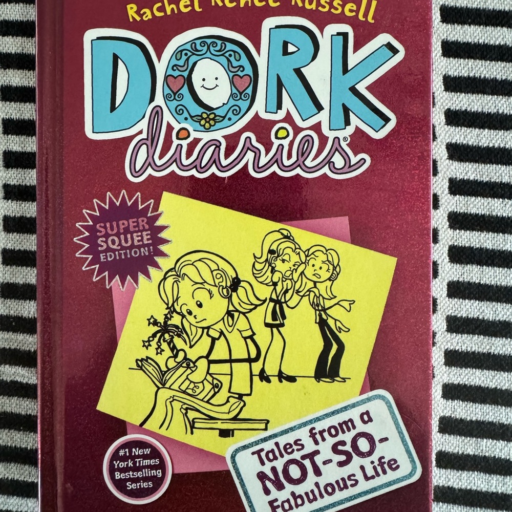 Dork Diaries Super Squee Edition Book Ages 9-13